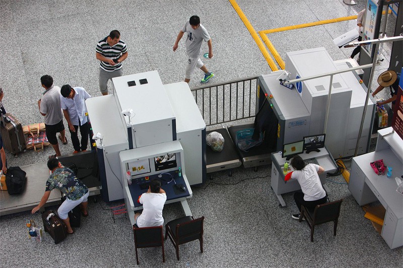 Baggage Screening X-ray Machines Baggage Screening X-ray Machines